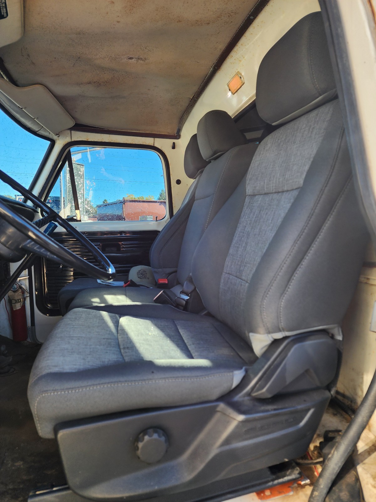Ford-f500-1972-Standard-Cab-Pickup-4