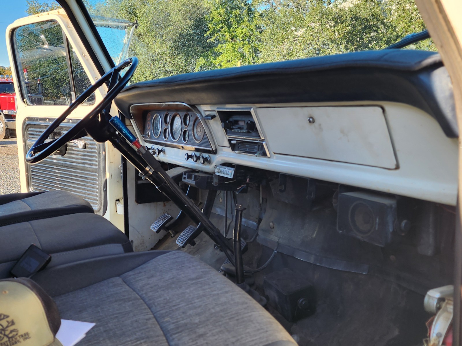Ford-f500-1972-Standard-Cab-Pickup-6