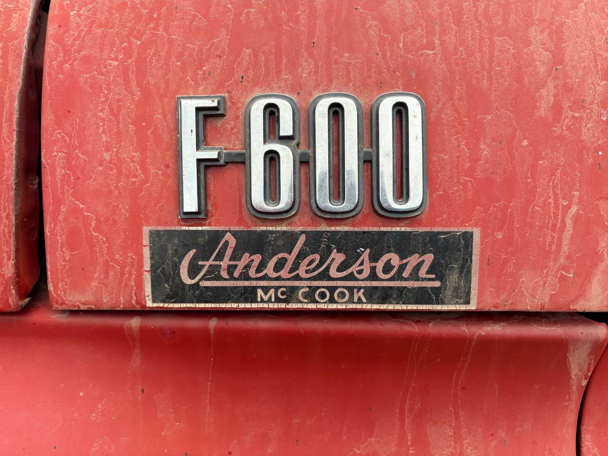 Ford-f600-1973-red-1