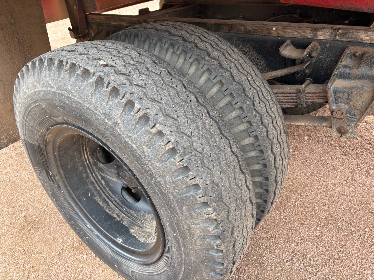 Ford-f600-1973-red-12