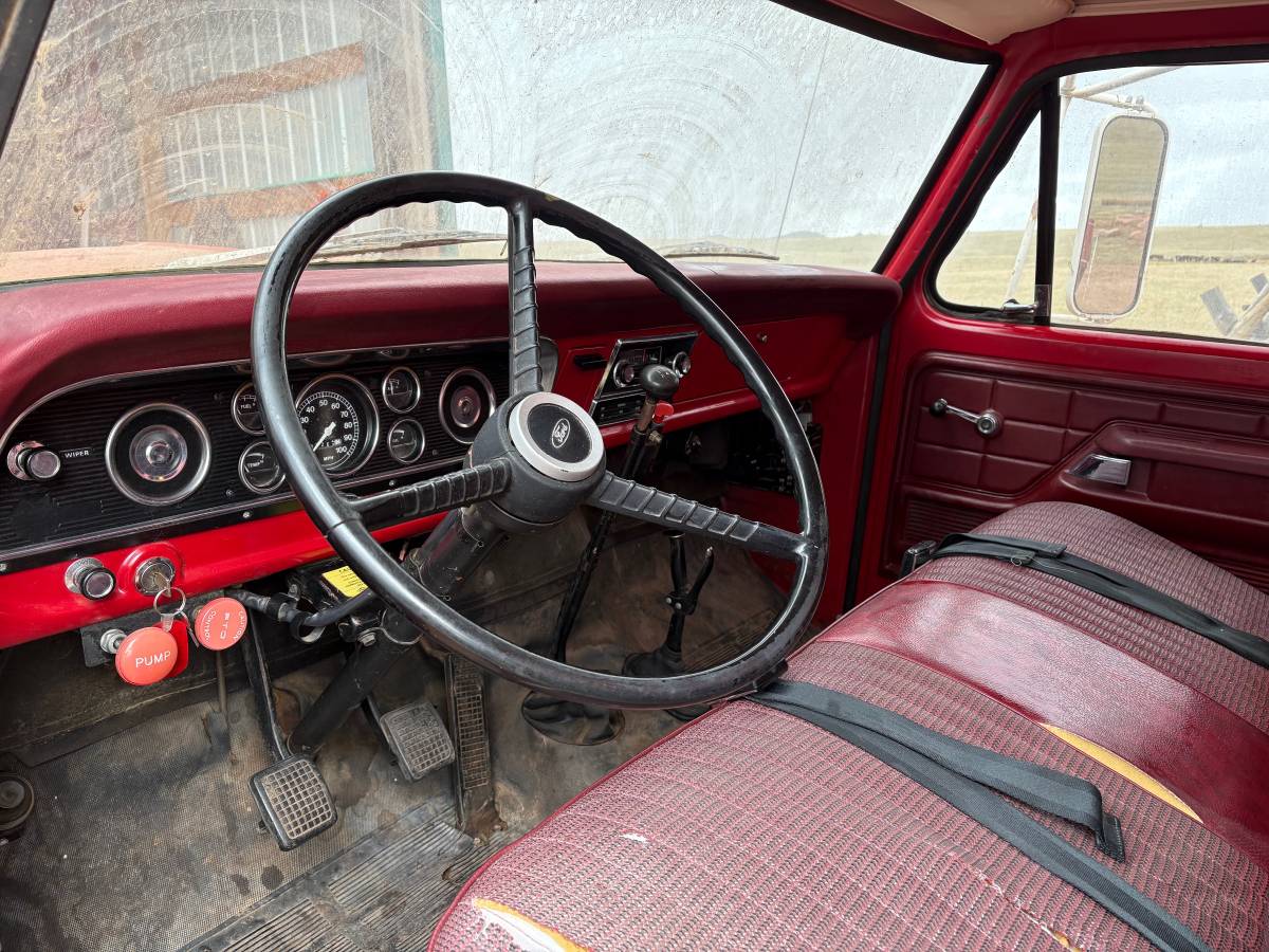 Ford-f600-1973-red-5