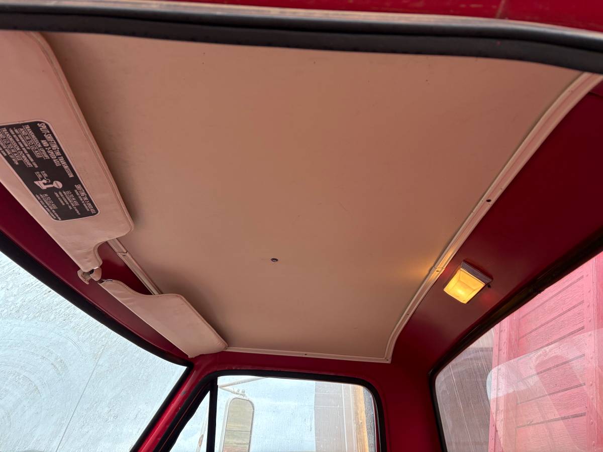 Ford-f600-1973-red-7