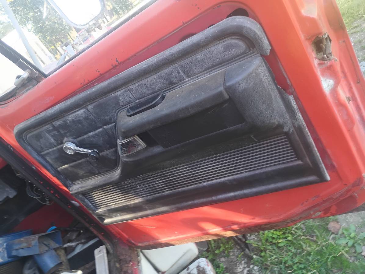 Ford-f600-1977-red-4