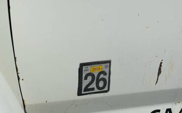 Ford-f700-1986-white-1