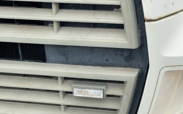 Ford-f700-1986-white-2
