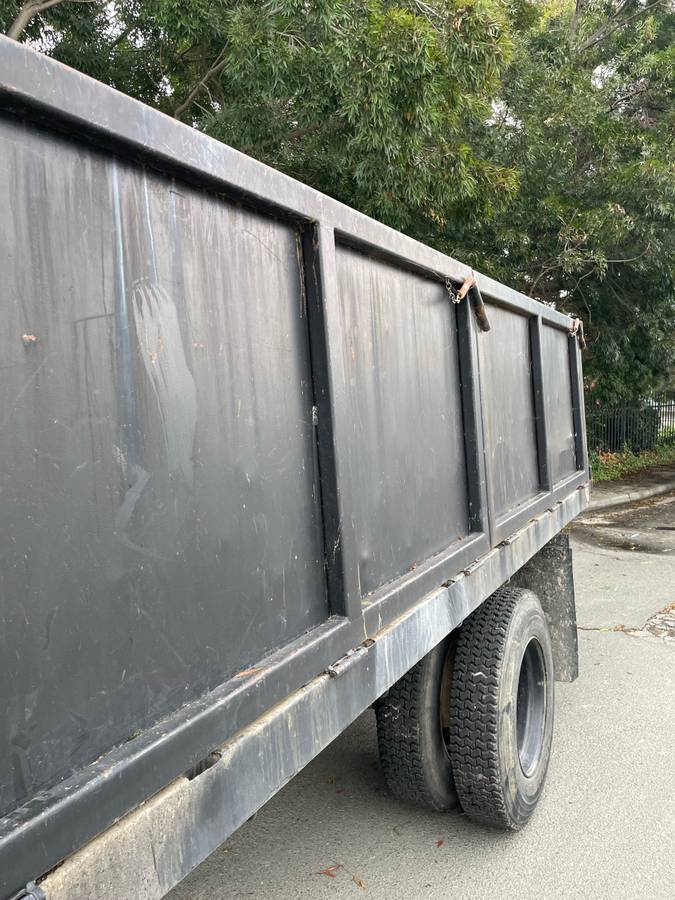 Ford-f700-1986-white-5