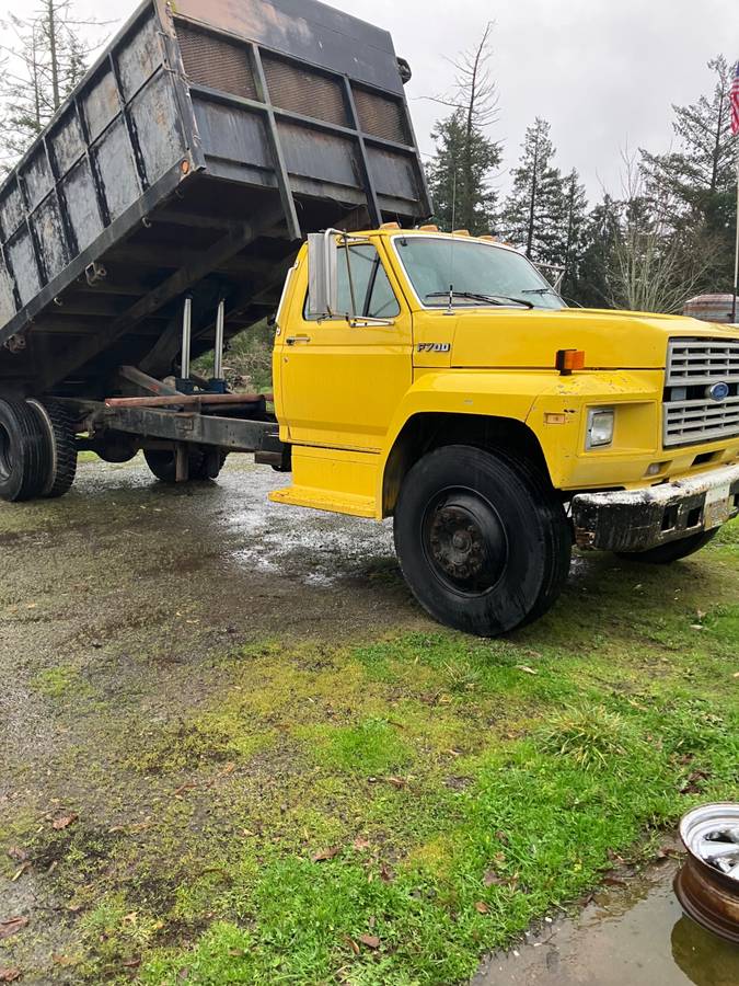 Ford-f700-1987-yellow-1