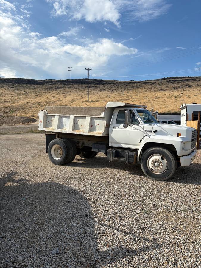 Ford-f800-diesel-1990