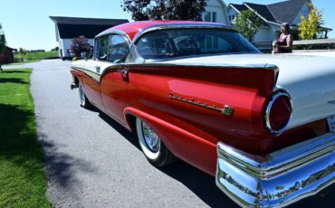 Ford-fairlane-1957-red-10