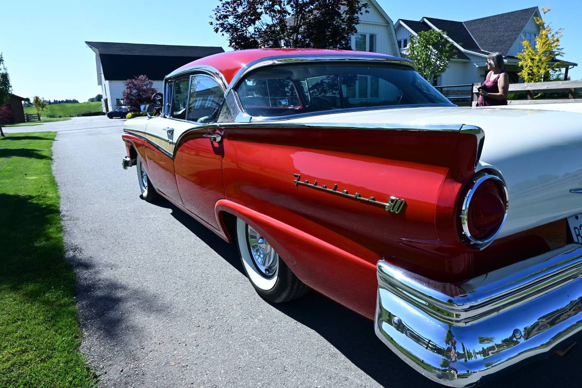 Ford-fairlane-1957-red-10