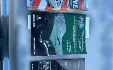 Ford-fairlane-1966-white-10
