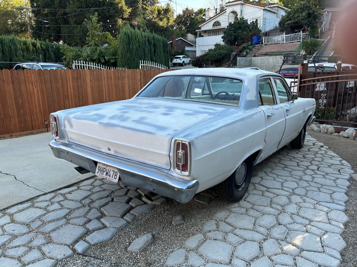 Ford-fairlane-1966-white-3