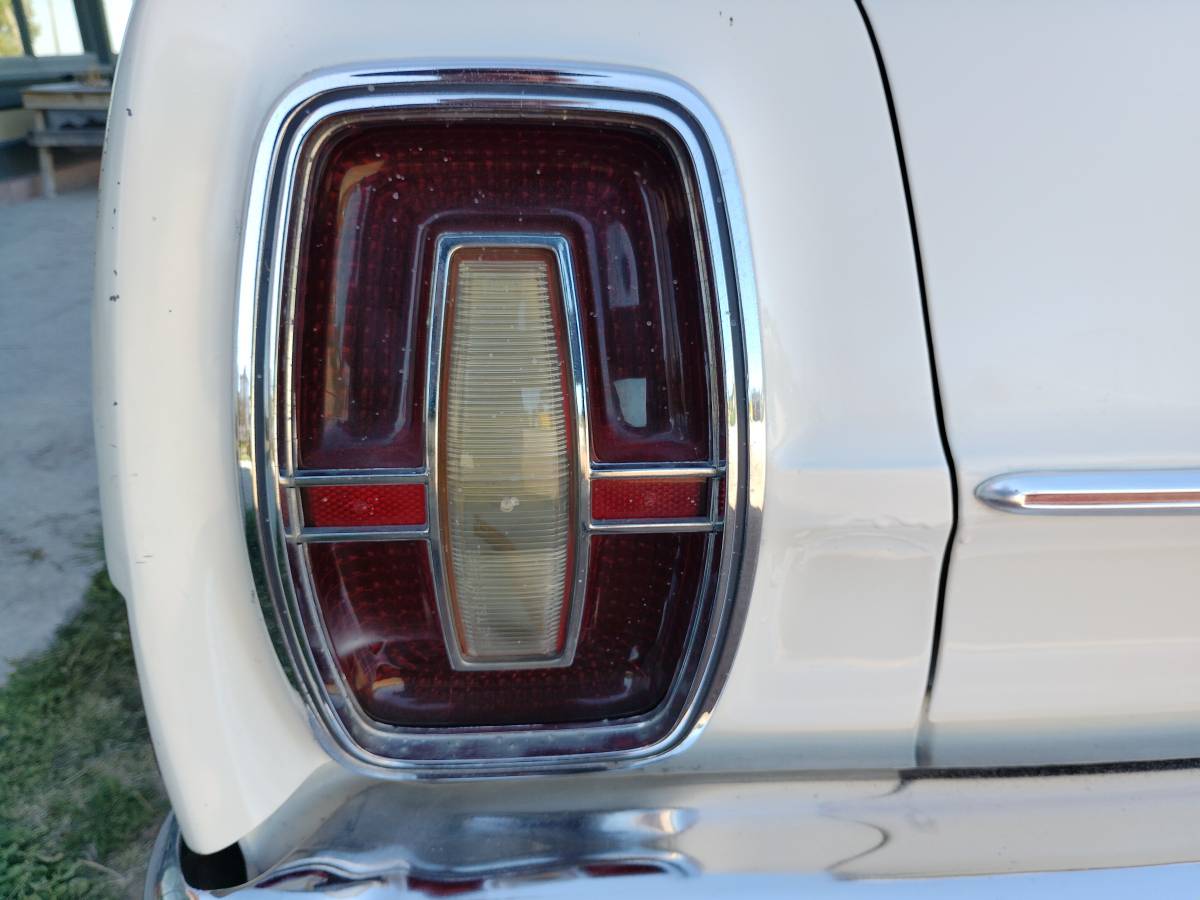 Ford-fairlane-1968-white-4