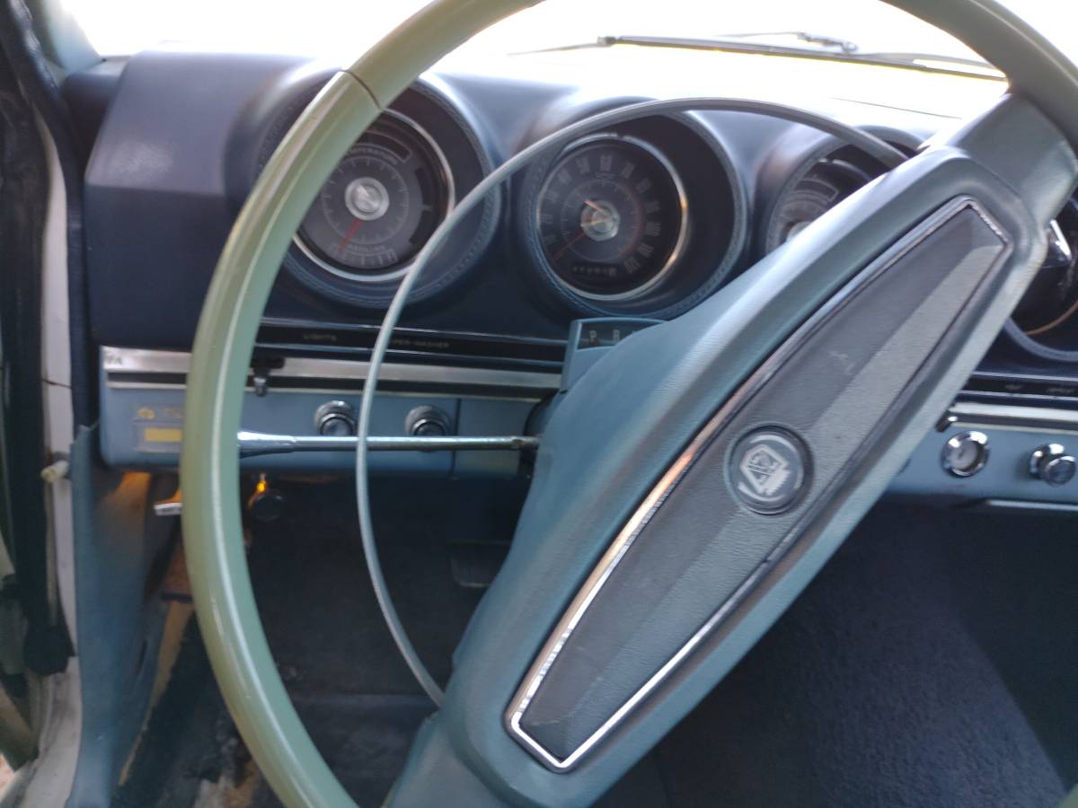 Ford-fairlane-1968-white-9