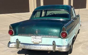 Ford-fairlane-4-door-sedan-1955-2