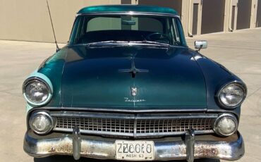 Ford-fairlane-4-door-sedan-1955-9