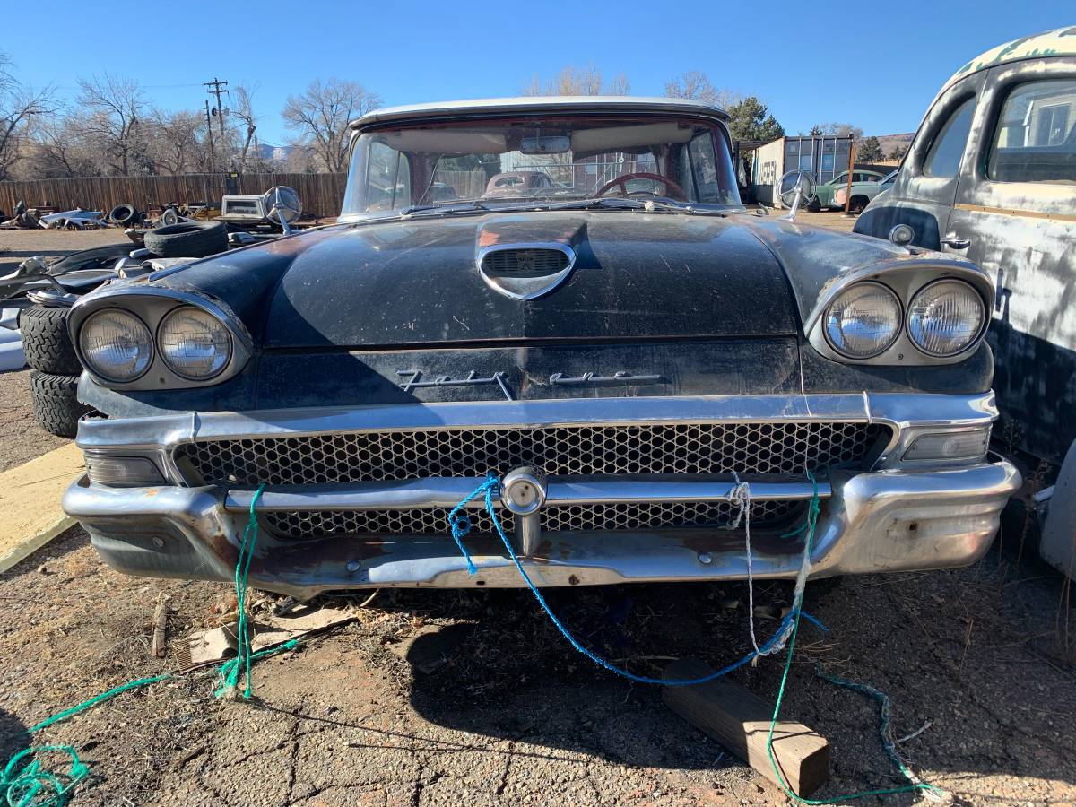 Ford-fairlane-skyliner-1958-black-15