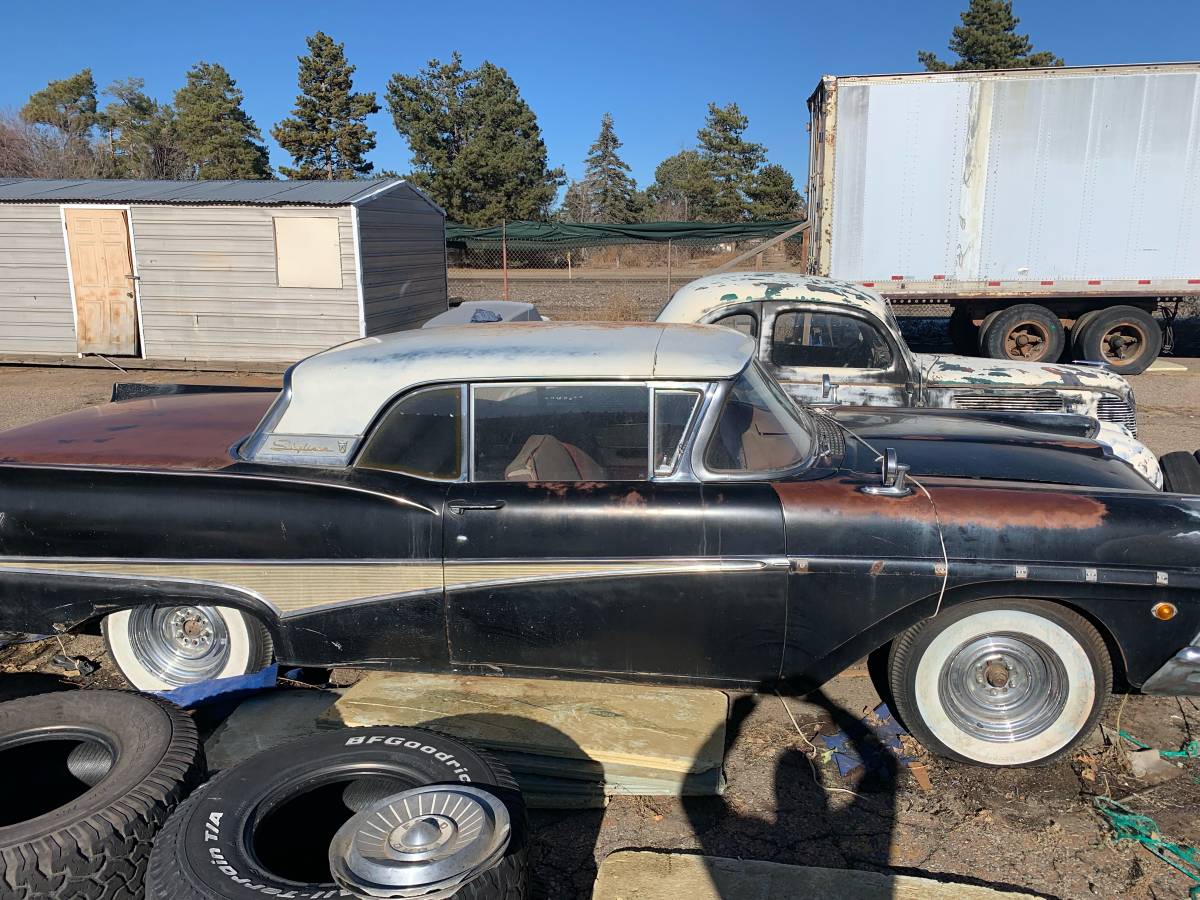 Ford-fairlane-skyliner-1958-black-18