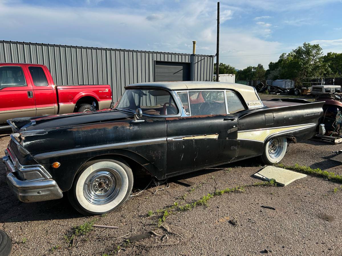 Ford-fairlane-skyliner-1958-black