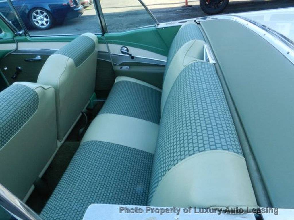 Ford-fairlane-sunliner-1957-green-26