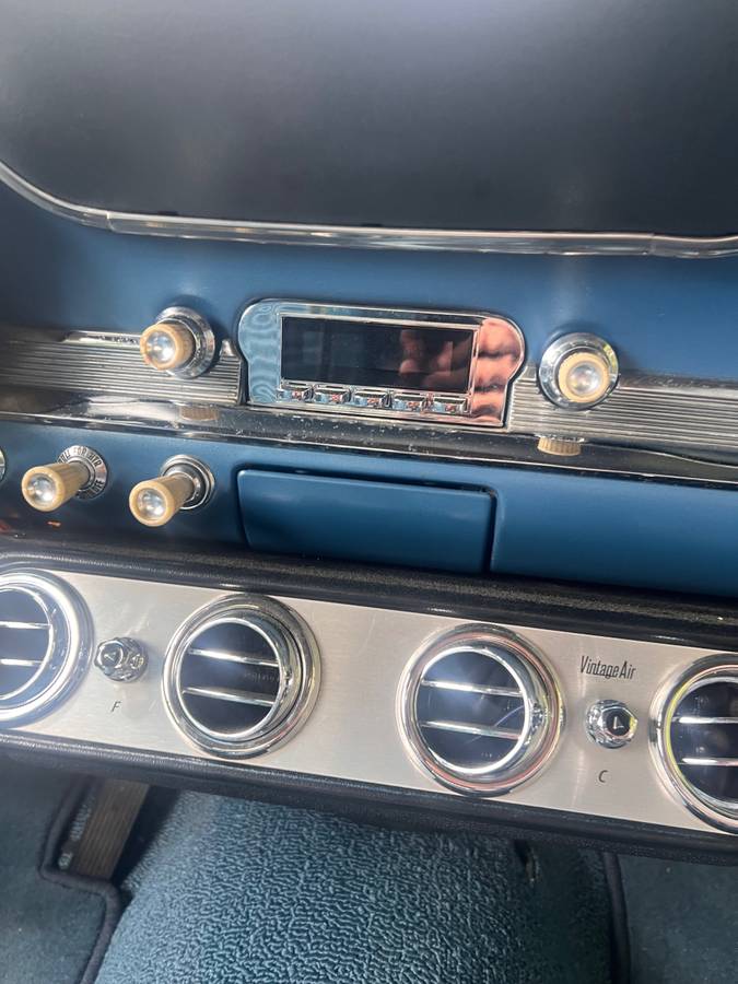Ford-falcon-futura-convertible.-1963-white-10