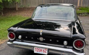 Ford-falcon-sedan-deluxe-trim-1962-black-1