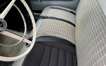 Ford-falcon-sedan-deluxe-trim-1962-black-2
