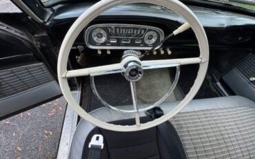 Ford-falcon-sedan-deluxe-trim-1962-black-8