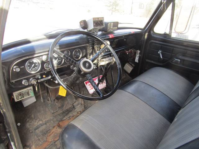 Ford-firetruck-1979-red-2