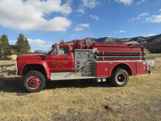 Ford-firetruck-1979-red