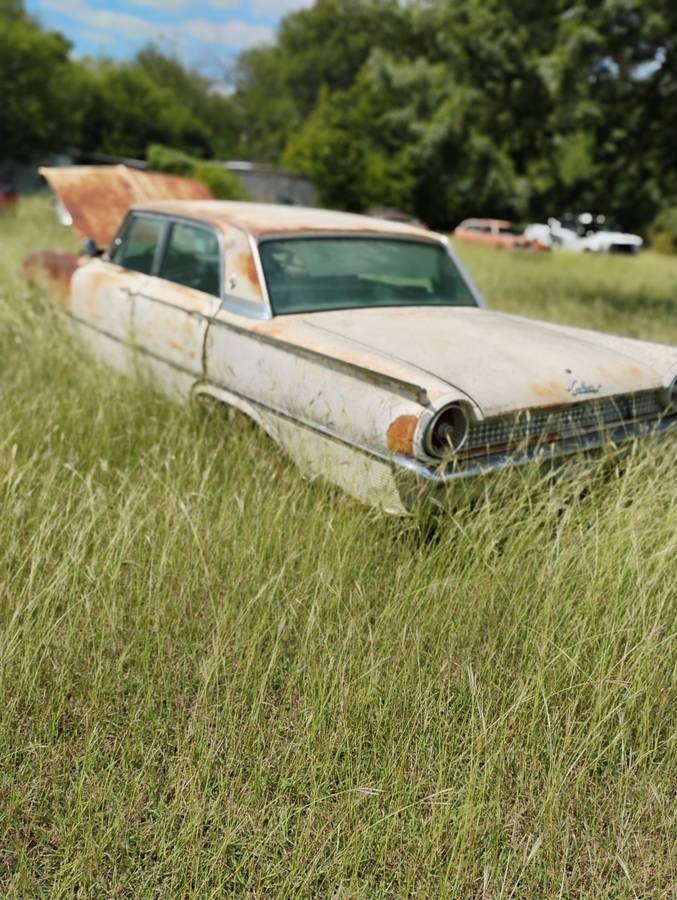 Ford-galaxie-1961-white-2