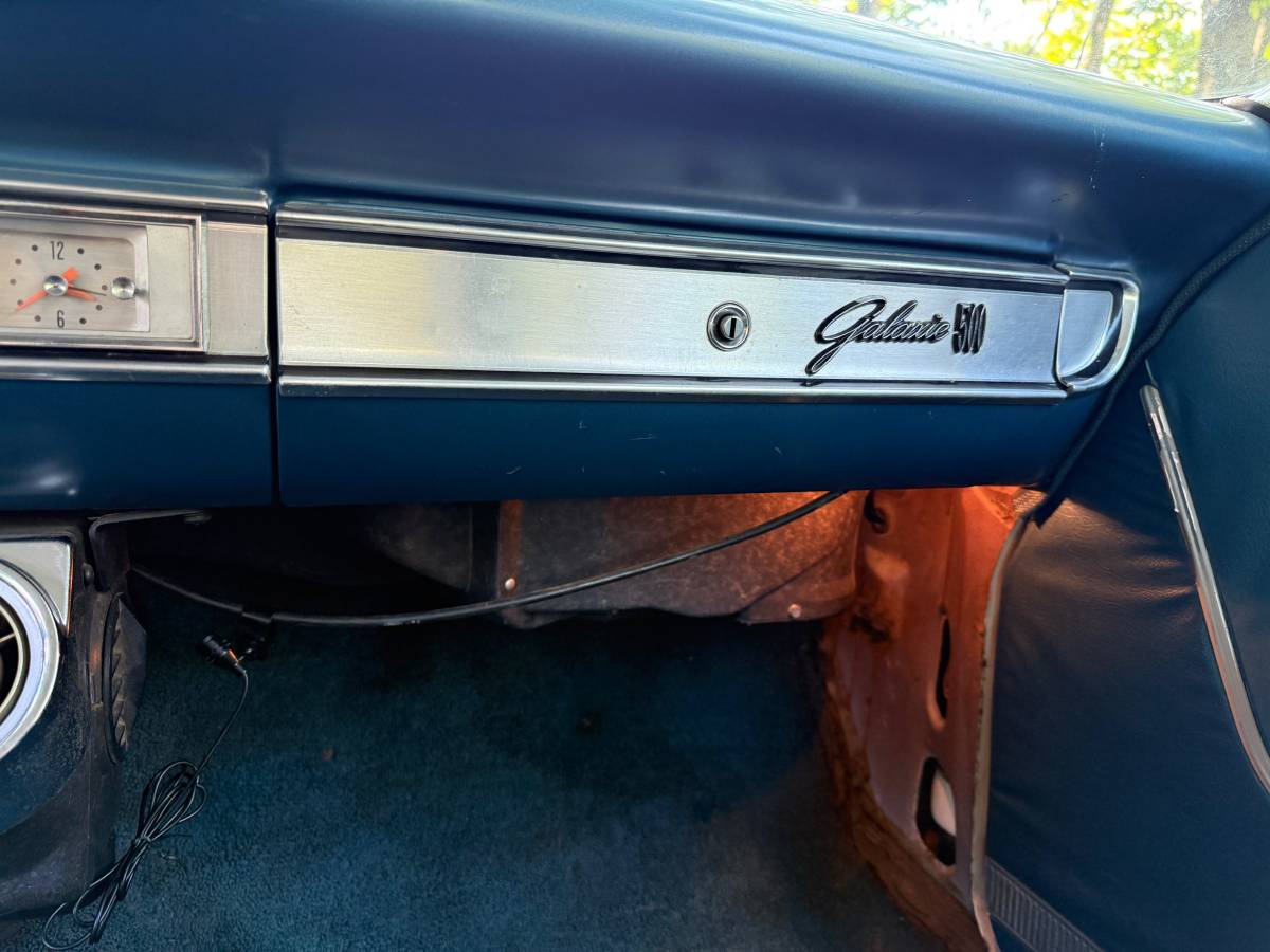 Ford-galaxie-500-1964-white-17