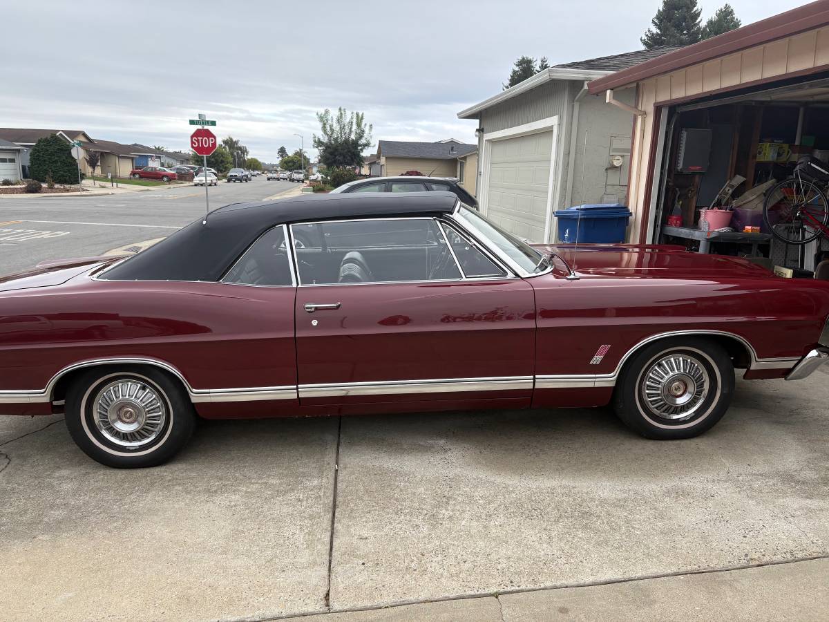 Ford-galaxie-500-1967-10