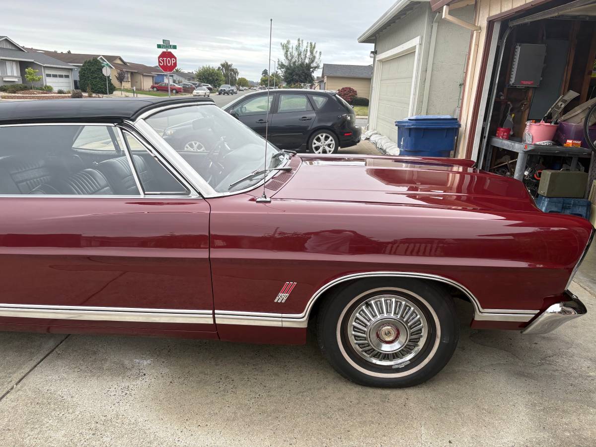 Ford-galaxie-500-1967-12