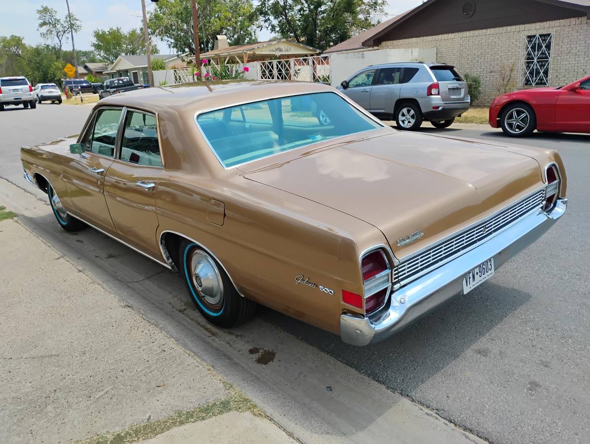 Ford-galaxie-500-1968-1