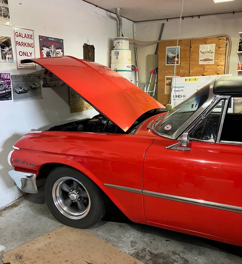 Ford-galaxie-500-convertible-1961-red