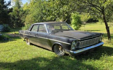 Ford-galaxy-500-1966-black