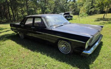 Ford-galaxy-500-1966-black-4