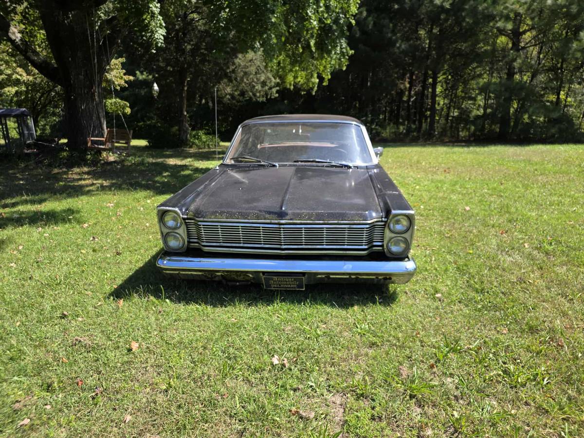 Ford-galaxy-500-1966-black-7