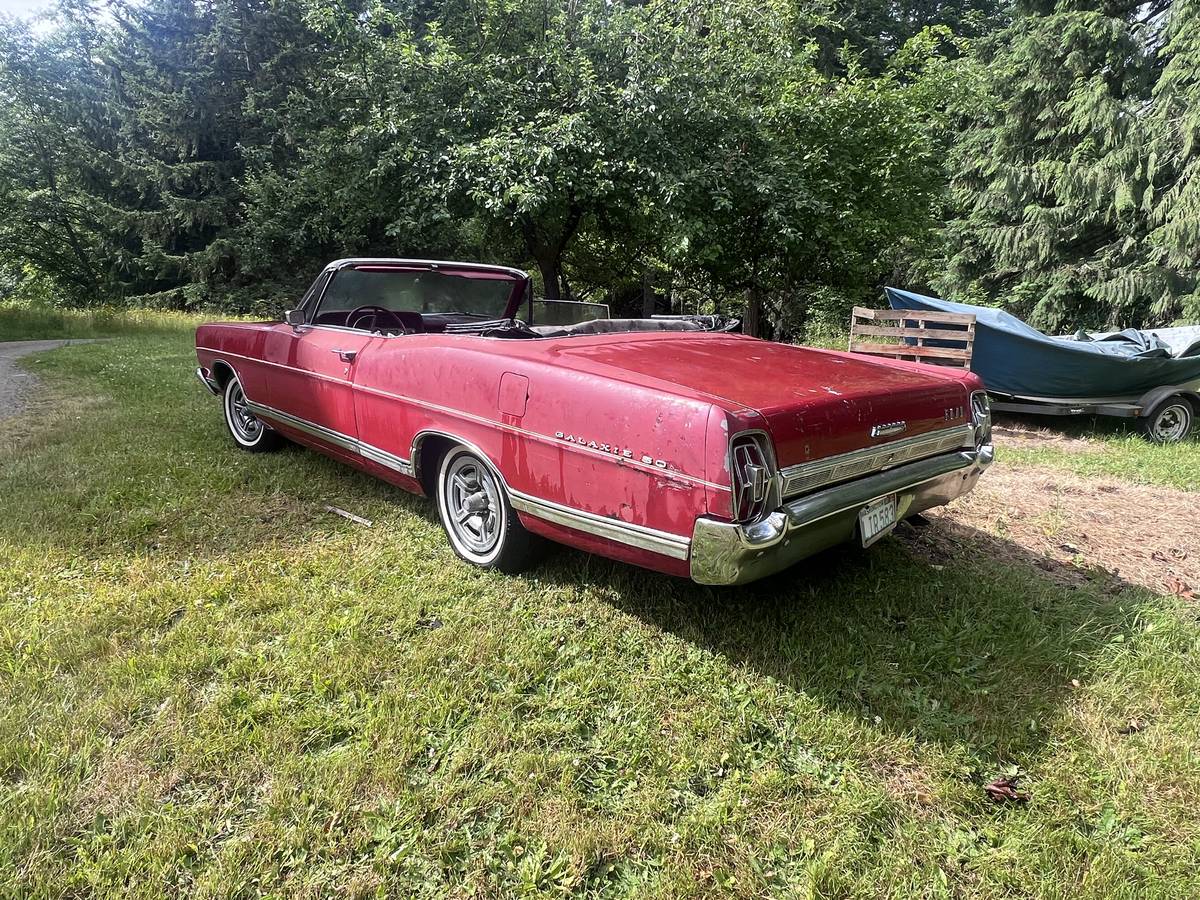 Ford-galaxy-500-convertible-1967-red-7
