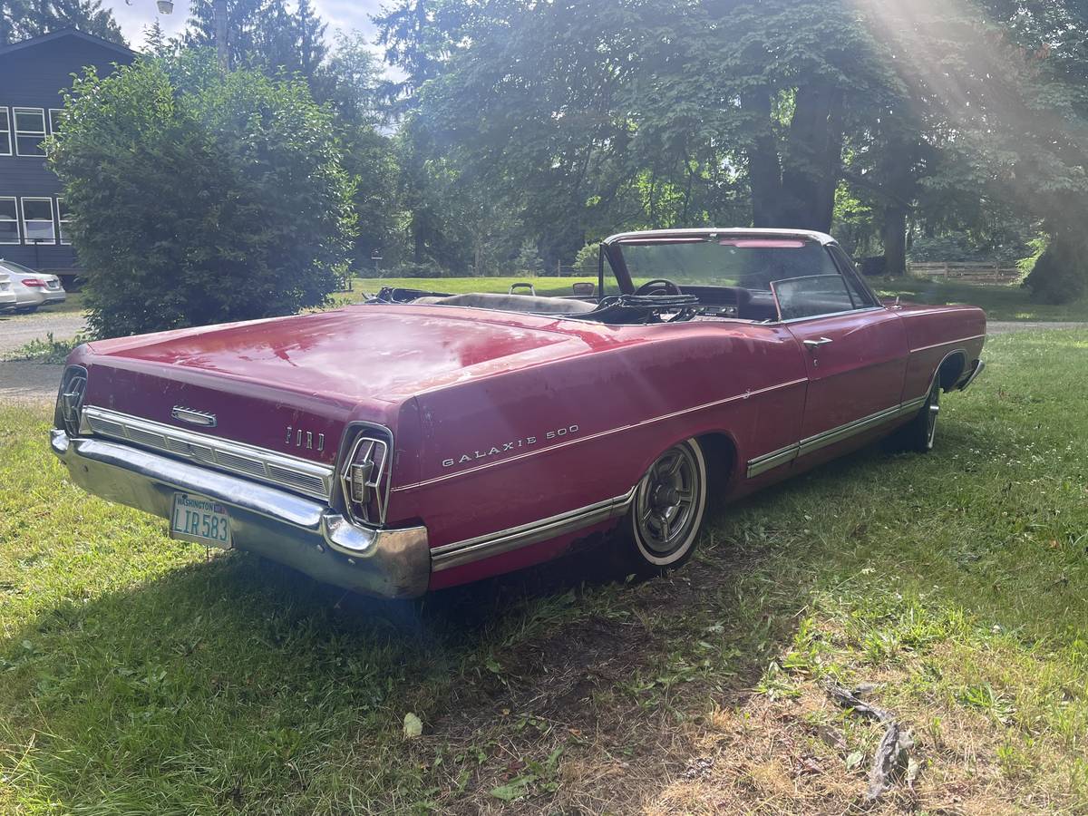 Ford-galaxy-500-convertible-1967-red-9