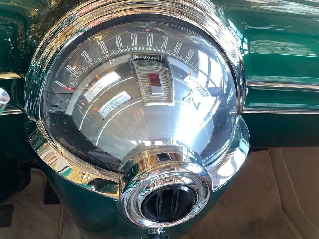 Ford-job-one-custom-show-car-1947-green-13