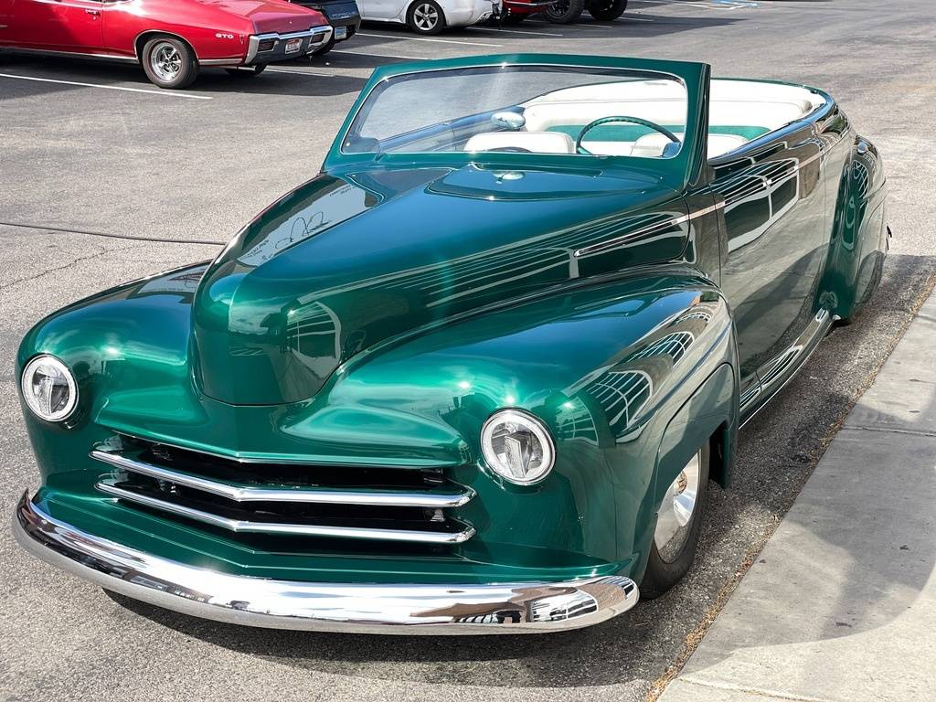 Ford-job-one-custom-show-car-1947-green-15