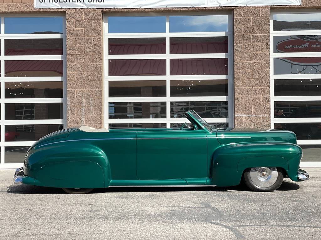 Ford-job-one-custom-show-car-1947-green-2