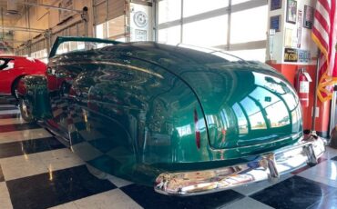 Ford-job-one-custom-show-car-1947-green-20