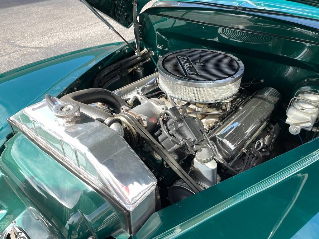 Ford-job-one-custom-show-car-1947-green-5