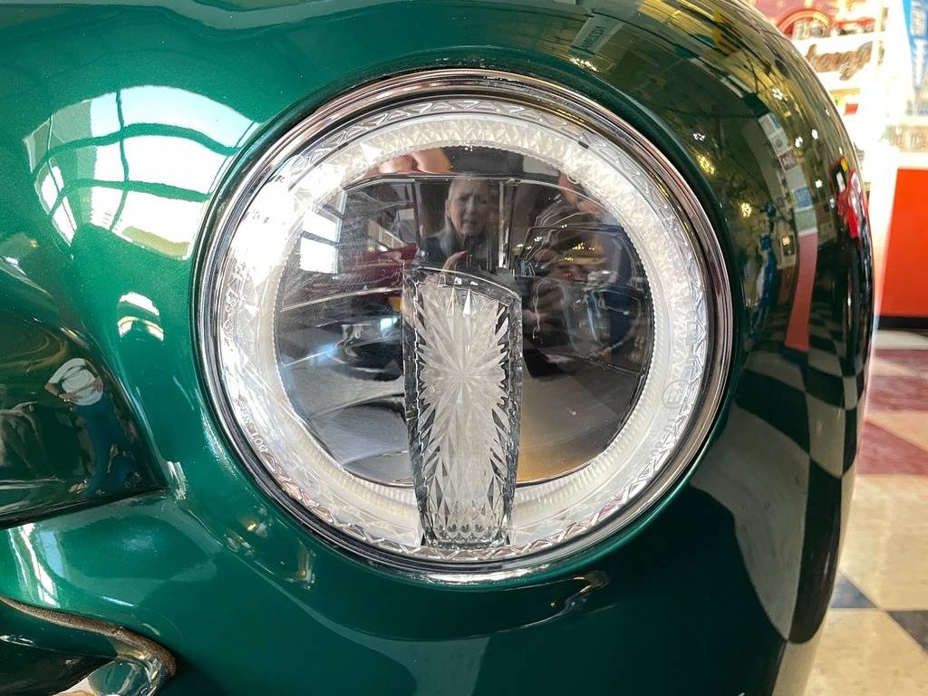 Ford-job-one-custom-show-car-1947-green-6