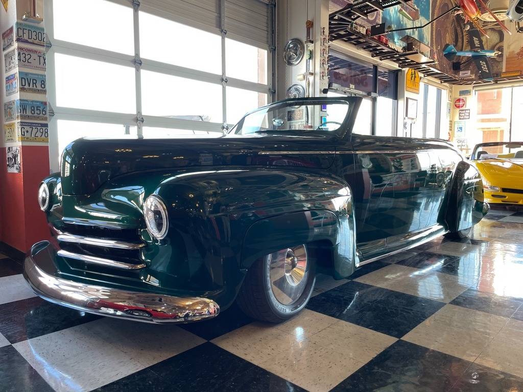Ford-job-one-custom-show-car-1947-green-7