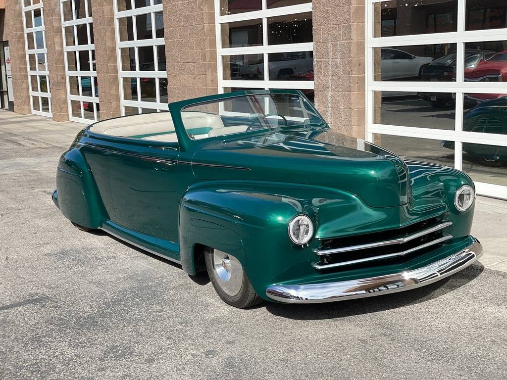 Ford-job-one-custom-show-car-1947-green-9