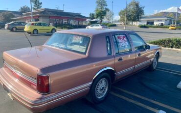 Ford-lincoln-town-car-1992-custom